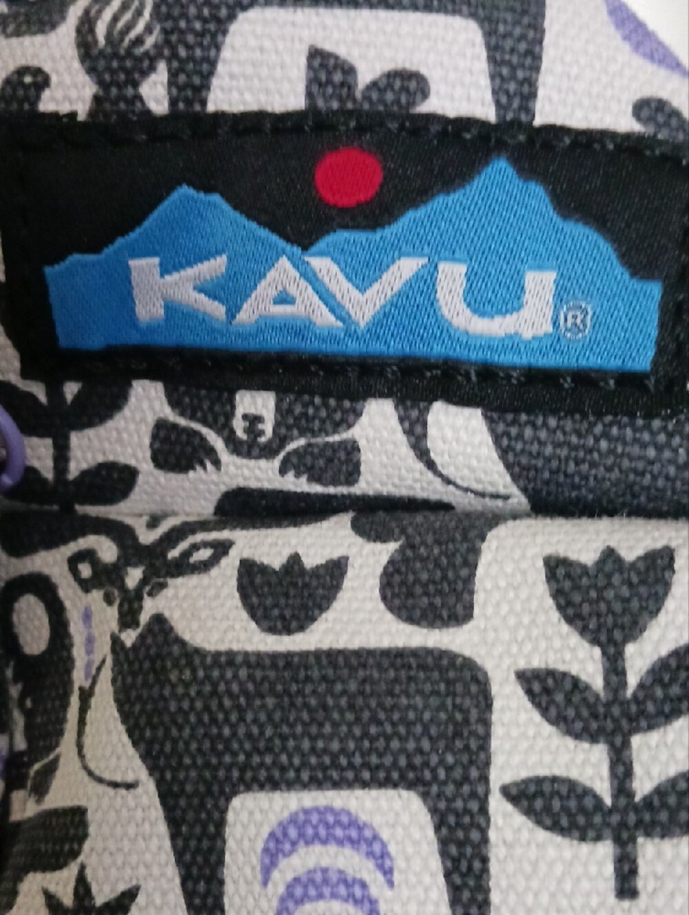 KAVU Cozy Critters Rope Sling Crossbody Bag Backpack - Picture 3 of 6